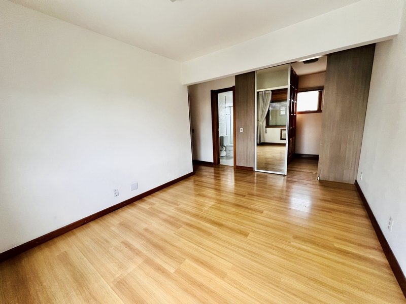 R$ 1.500.000 - APARTAMENTO - 174M2 - 3 DORM - SUÍTE - SACADÕES - DEPENDÊNCIA - 2 VAGAS Avenida Bagé Porto Alegre - 