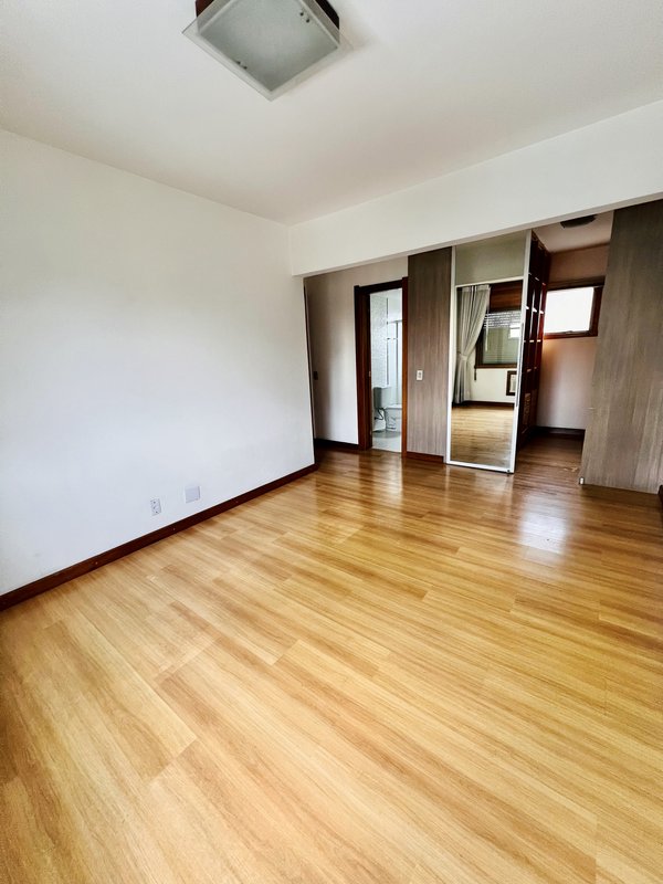 R$ 1.500.000 - APARTAMENTO - 174M2 - 3 DORM - SUÍTE - SACADÕES - DEPENDÊNCIA - 2 VAGAS Avenida Bagé Porto Alegre - 