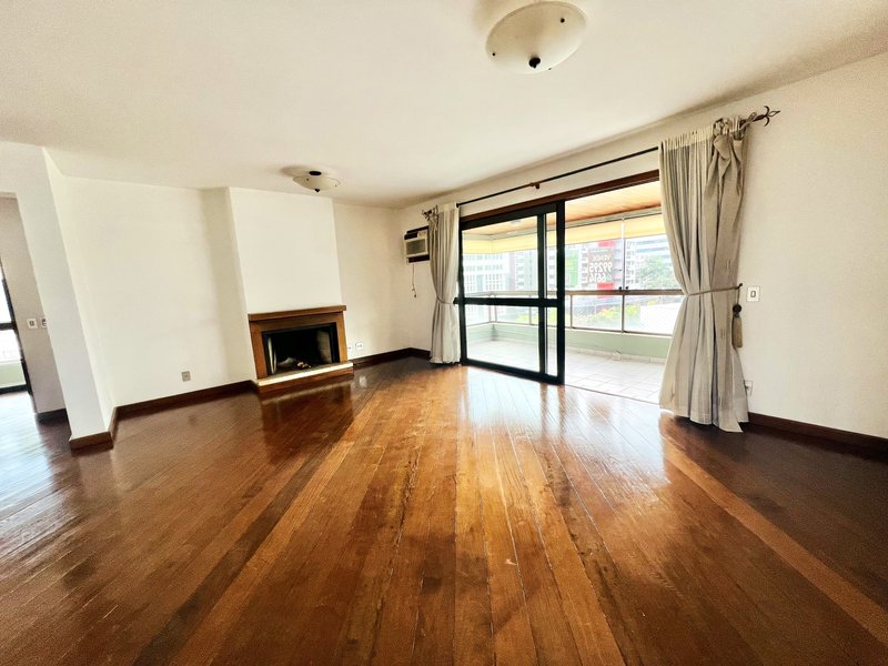 R$ 1.500.000 - APARTAMENTO - 174M2 - 3 DORM - SUÍTE - SACADÕES - DEPENDÊNCIA - 2 VAGAS Avenida Bagé Porto Alegre - 