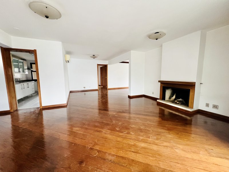 R$ 1.500.000 - APARTAMENTO - 174M2 - 3 DORM - SUÍTE - SACADÕES - DEPENDÊNCIA - 2 VAGAS Avenida Bagé Porto Alegre - 