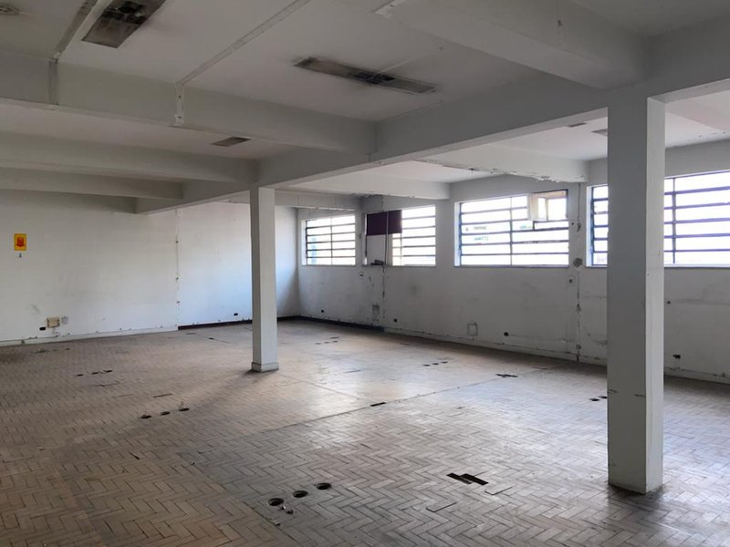 ALUGA-SE IMÓVEL COMERCIAL – 3 PAVIMENTOS – IDEAL PARA REFORMA Rua Pedro Noel São Paulo - 