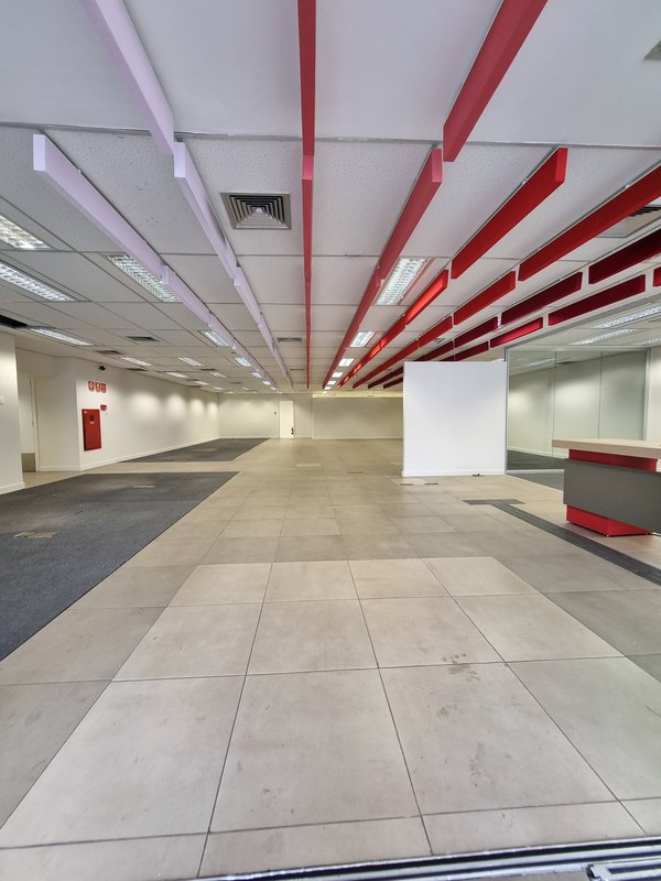 ALUGA-SE IMÓVEL COMERCIAL MONOUSUÁRIO - 2100M2 - 60 VAGAS - EXCELENTE LOCALIZAÇÃO! Rua Clélia São Paulo - 