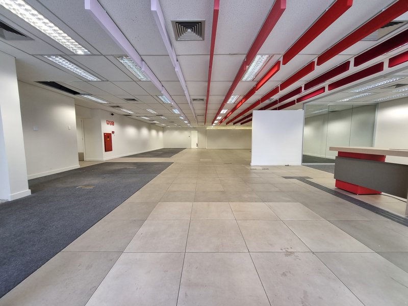 ALUGA-SE IMÓVEL COMERCIAL MONOUSUÁRIO - 2100M2 - 60 VAGAS - EXCELENTE LOCALIZAÇÃO! Rua Clélia São Paulo - 