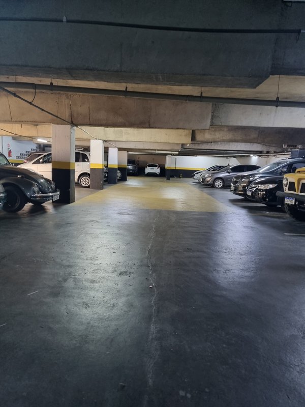 ALUGA-SE IMÓVEL COMERCIAL MONOUSUÁRIO - 2100M2 - 60 VAGAS - EXCELENTE LOCALIZAÇÃO! Rua Clélia São Paulo - 