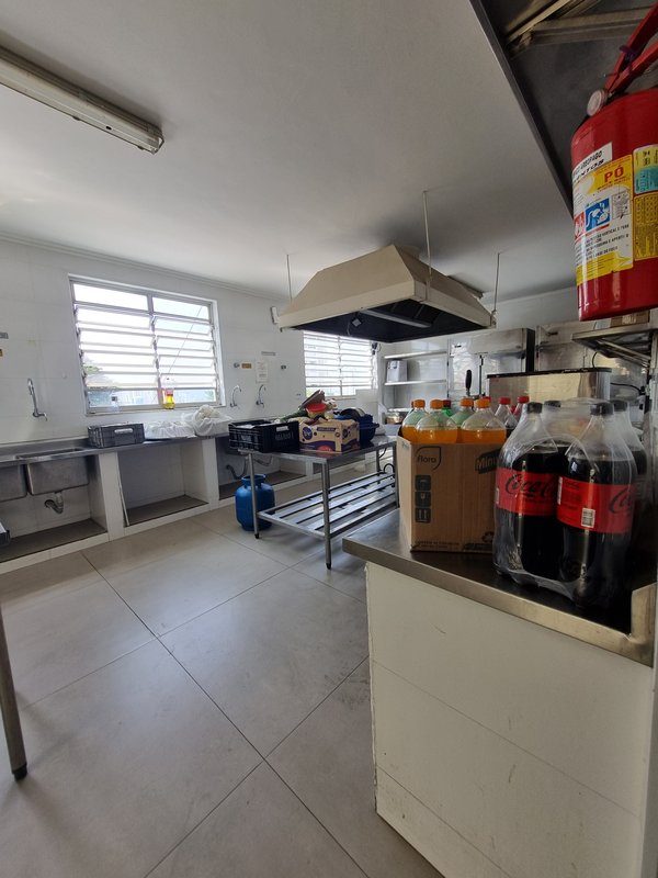 ALUGA-SE IMÓVEL COMERCIAL MONOUSUÁRIO - 2100M2 - 60 VAGAS - EXCELENTE LOCALIZAÇÃO! Rua Clélia São Paulo - 