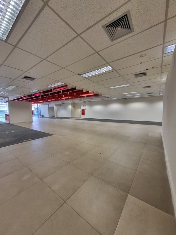 ALUGA-SE IMÓVEL COMERCIAL MONOUSUÁRIO - 2100M2 - 60 VAGAS - EXCELENTE LOCALIZAÇÃO! Rua Clélia São Paulo - 