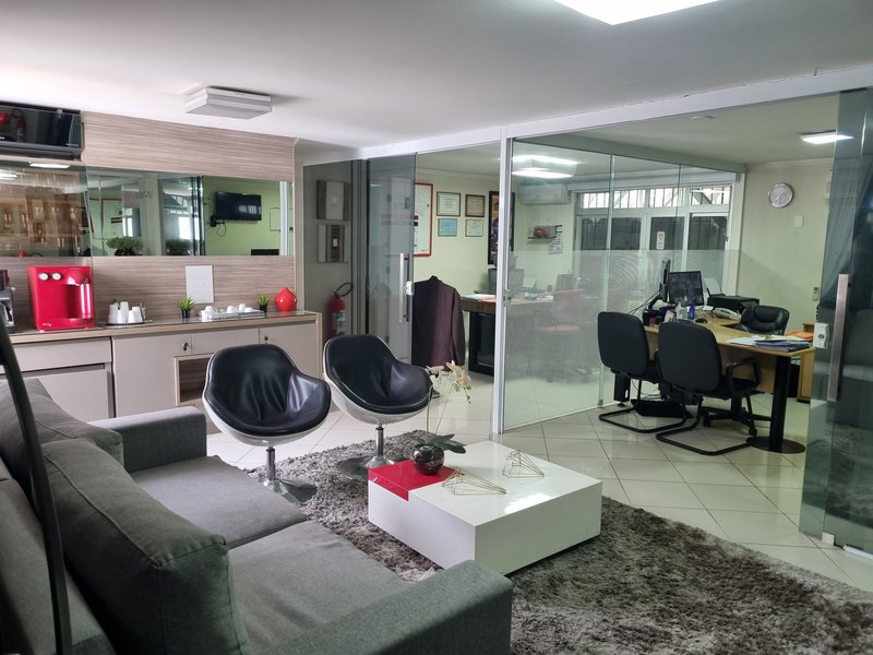 ALUGA-SE IMÓVEL COMERCIAL MONOUSUÁRIO - 2100M2 - 60 VAGAS - EXCELENTE LOCALIZAÇÃO! Rua Clélia São Paulo - 