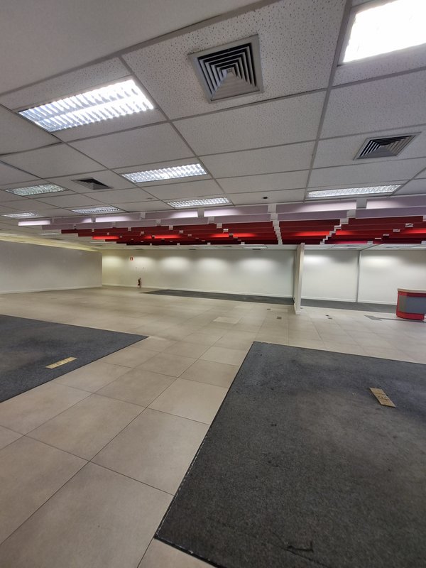 ALUGA-SE IMÓVEL COMERCIAL MONOUSUÁRIO - 2100M2 - 60 VAGAS - EXCELENTE LOCALIZAÇÃO! Rua Clélia São Paulo - 