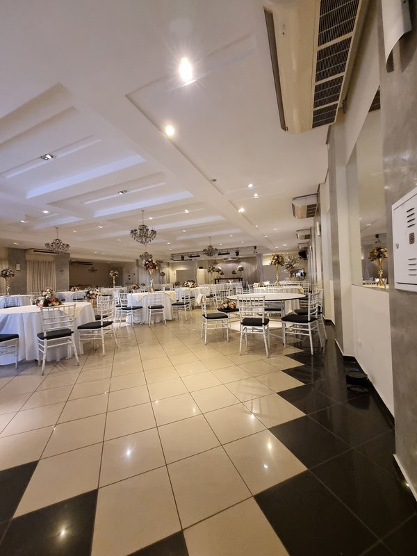 ALUGA-SE IMÓVEL COMERCIAL MONOUSUÁRIO - 2100M2 - 60 VAGAS - EXCELENTE LOCALIZAÇÃO! Rua Clélia São Paulo - 