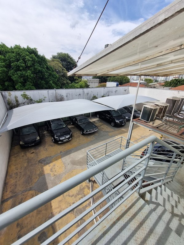 ALUGA-SE IMÓVEL COMERCIAL MONOUSUÁRIO - 2100M2 - 60 VAGAS - EXCELENTE LOCALIZAÇÃO! Rua Clélia São Paulo - 