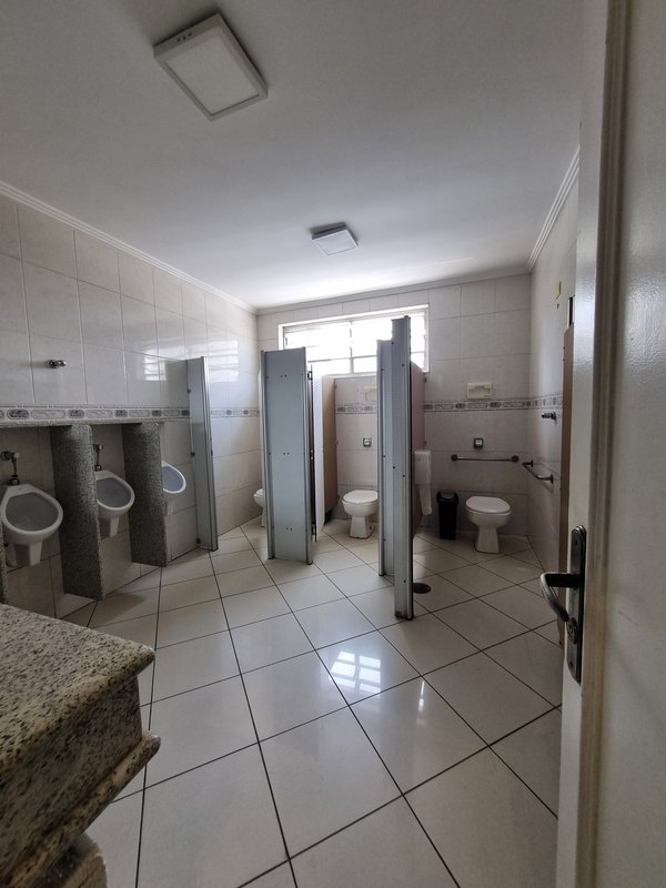 ALUGA-SE IMÓVEL COMERCIAL MONOUSUÁRIO - 2100M2 - 60 VAGAS - EXCELENTE LOCALIZAÇÃO! Rua Clélia São Paulo - 