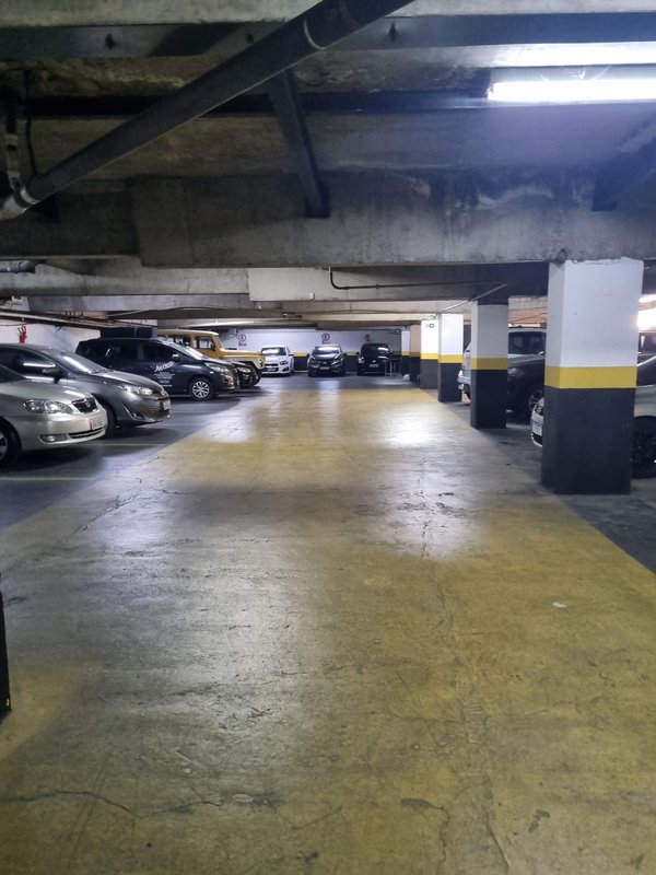 ALUGA-SE IMÓVEL COMERCIAL MONOUSUÁRIO - 2100M2 - 60 VAGAS - EXCELENTE LOCALIZAÇÃO! Rua Clélia São Paulo - 