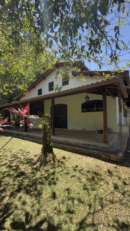 🏠 Casa espetacular em condomínio fechado com lazer e segurança com 4 dormitórios Rua C Guapimirim - 