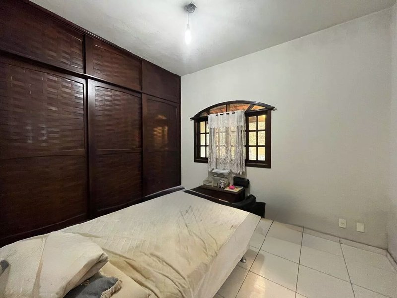 🏠 Casa espetacular em condomínio fechado com lazer e segurança com 4 dormitórios Rua C Guapimirim - 