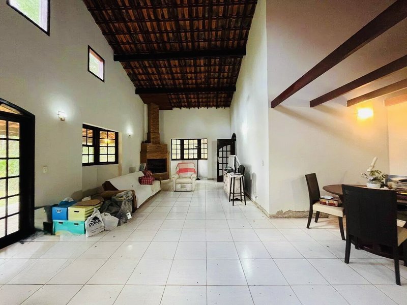 🏠 Casa espetacular em condomínio fechado com lazer e segurança com 4 dormitórios Rua C Guapimirim - 