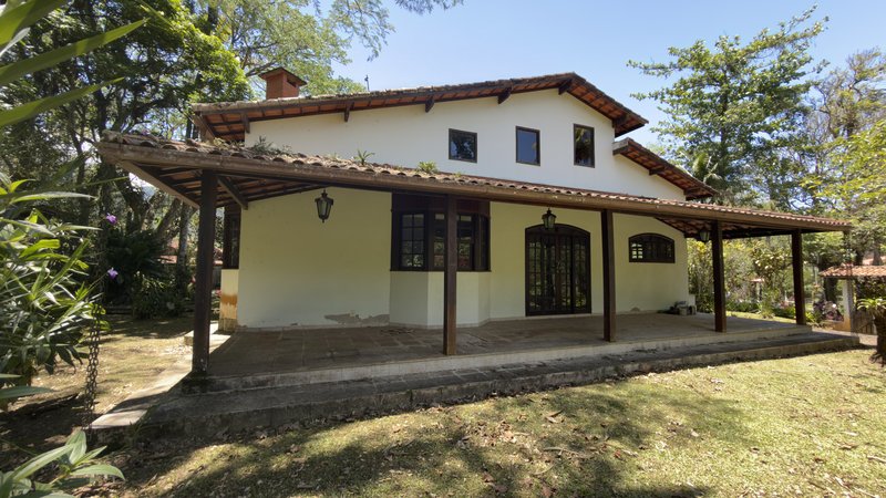 🏠 Casa espetacular em condomínio fechado com lazer e segurança com 4 dormitórios Rua C Guapimirim - 