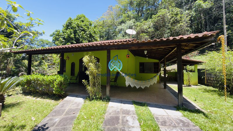 🏡 Casa aconchegante com 3 dormitórios em condomínio fechado! Rua C Guapimirim - 