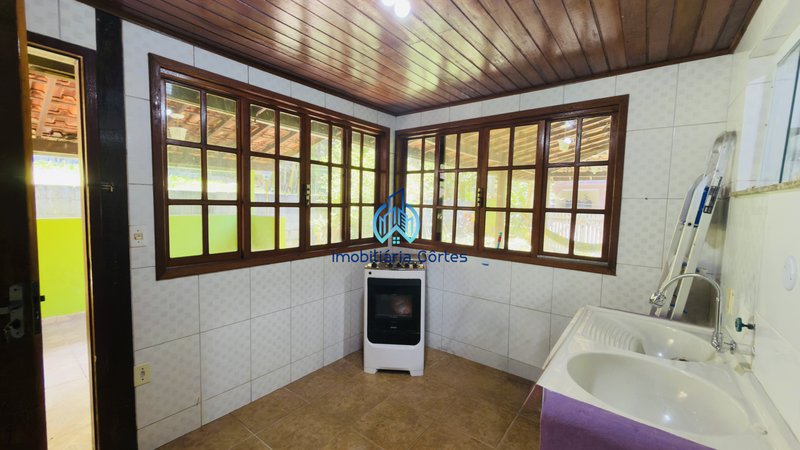 🏡 Casa aconchegante com 3 dormitórios em condomínio fechado! Rua C Guapimirim - 