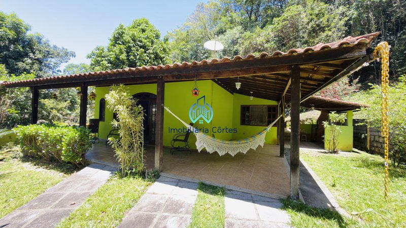 🏡 Casa aconchegante com 3 dormitórios em condomínio fechado! Rua C Guapimirim - 