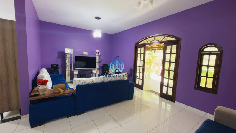 🏡 Casa aconchegante com 3 dormitórios em condomínio fechado! Rua C Guapimirim - 