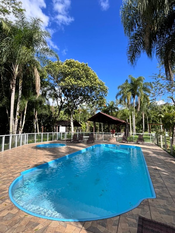 Apartamento no Cond. Jardim Itália Rua Marechal Floriano Peixoto Timbó - 