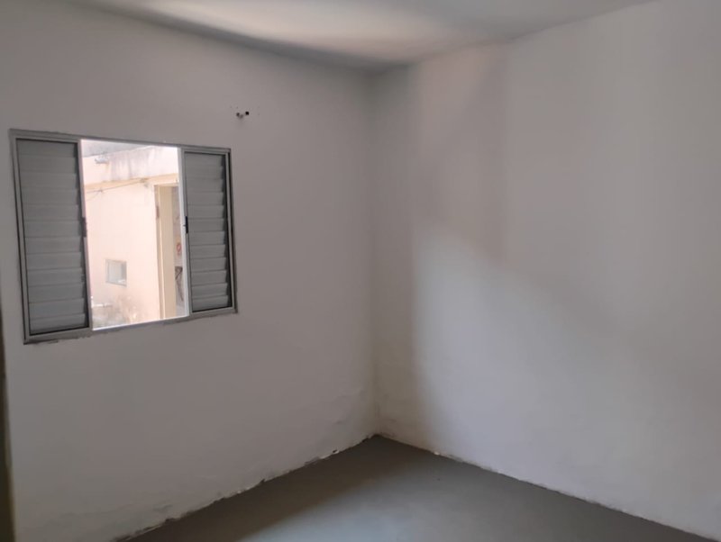 Casa de Vila - com Entrada compartilhada Rua Júlio Antônio de Andrade  Mogi das Cruzes - 