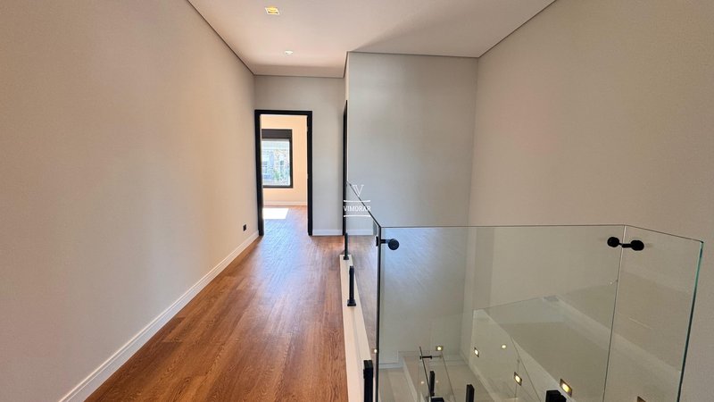 Sobrado em condom&iacute;nio 4 su&iacute;tes + &aacute;rea gourmet  Arujá - 