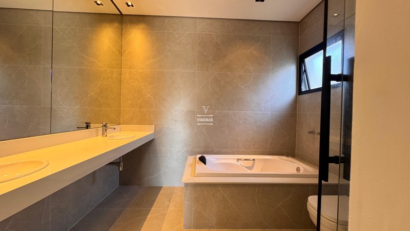 Sobrado em condom&iacute;nio 4 su&iacute;tes + &aacute;rea gourmet  Arujá - 