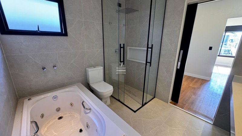 Sobrado em condom&iacute;nio 4 su&iacute;tes + &aacute;rea gourmet  Arujá - 