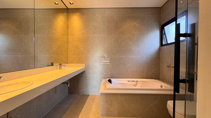 Sobrado em condom&iacute;nio 4 su&iacute;tes + &aacute;rea gourmet  Arujá - 