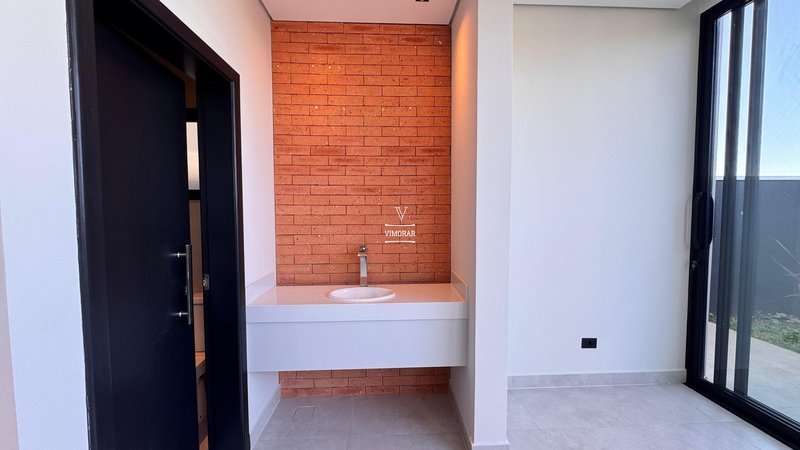 Sobrado em condom&iacute;nio 4 su&iacute;tes + &aacute;rea gourmet  Arujá - 