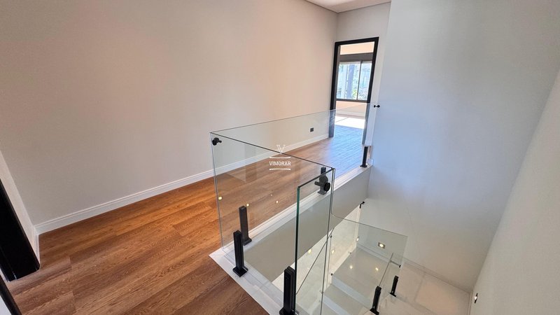 Sobrado em condom&iacute;nio 4 su&iacute;tes + &aacute;rea gourmet  Arujá - 