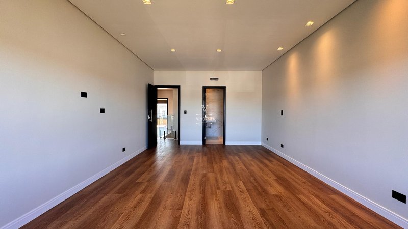 Sobrado em condom&iacute;nio 4 su&iacute;tes + &aacute;rea gourmet  Arujá - 