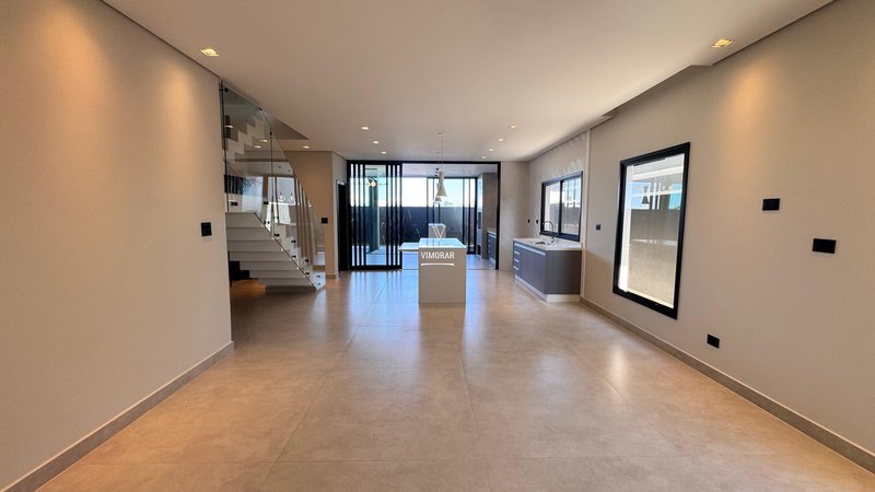 Sobrado em condom&iacute;nio 4 su&iacute;tes + &aacute;rea gourmet  Arujá - 