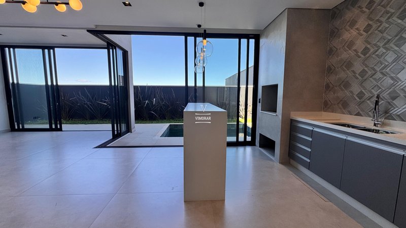 Sobrado em condom&iacute;nio 4 su&iacute;tes + &aacute;rea gourmet  Arujá - 