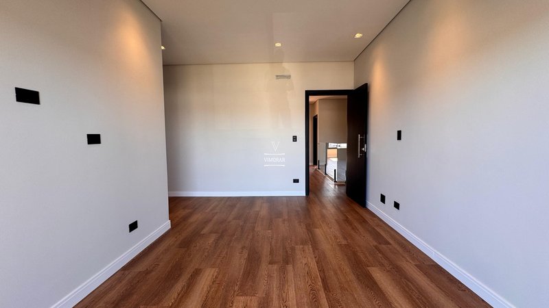 Sobrado em condom&iacute;nio 4 su&iacute;tes + &aacute;rea gourmet  Arujá - 