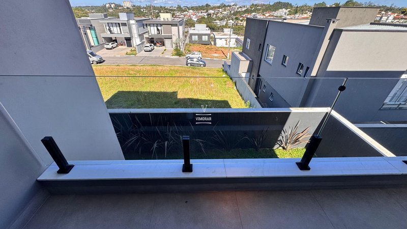 Sobrado em condom&iacute;nio 4 su&iacute;tes + &aacute;rea gourmet  Arujá - 