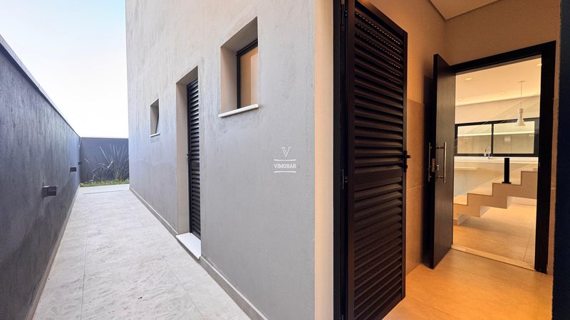 Sobrado em condom&iacute;nio 4 su&iacute;tes + &aacute;rea gourmet  Arujá - 