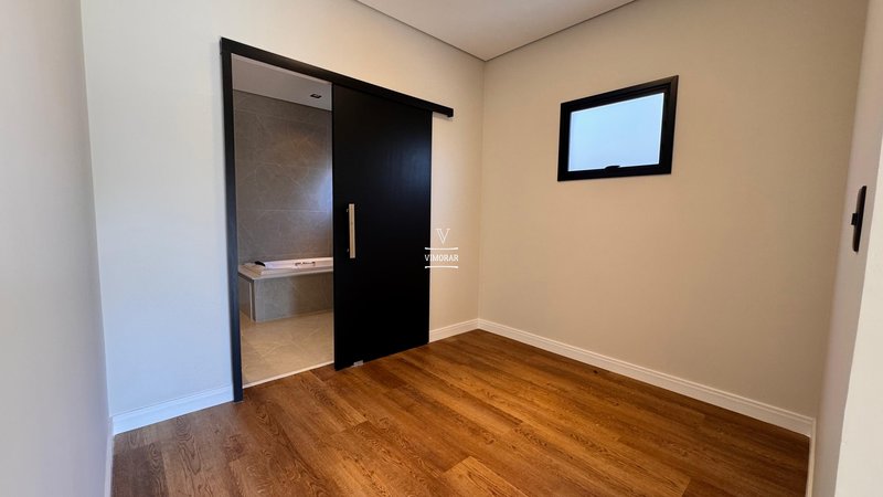 Sobrado em condom&iacute;nio 4 su&iacute;tes + &aacute;rea gourmet  Arujá - 