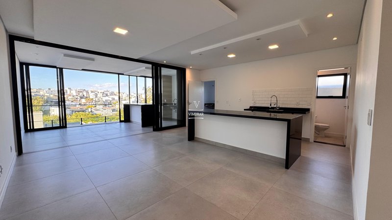 Sobrado em condom&iacute;nio 4 su&iacute;tes + 4 vagas de garagem  Arujá - 