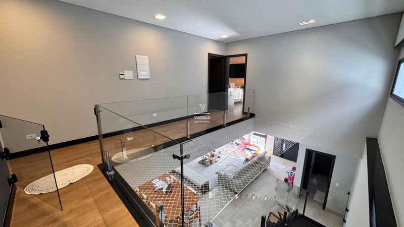 Sobrado em condom&iacute;nio 4 su&iacute;tes + &aacute;rea gourmet com churrasqueira  Arujá - 