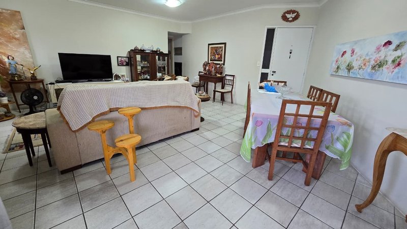 3 quartos (1 suíte). 125m². Varanda. Nascente. Dependência completa. 2 vagas de garagem Rua Carlos Pereira Falcão Recife - 