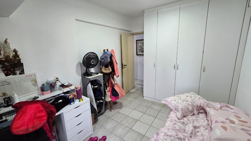 3 quartos (1 suíte). 125m². Varanda. Nascente. Dependência completa. 2 vagas de garagem Rua Carlos Pereira Falcão Recife - 