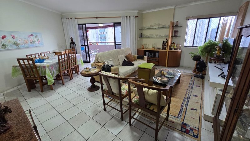 3 quartos (1 suíte). 125m². Varanda. Nascente. Dependência completa. 2 vagas de garagem Rua Carlos Pereira Falcão Recife - 