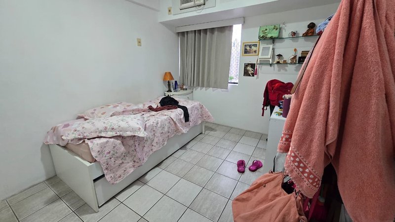 3 quartos (1 suíte). 125m². Varanda. Nascente. Dependência completa. 2 vagas de garagem Rua Carlos Pereira Falcão Recife - 