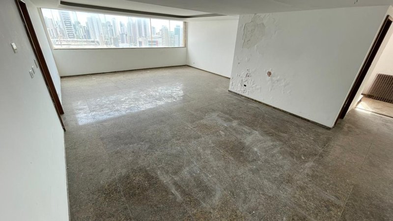 5 quartos (3 suítes, sendo 1 master). 362,47m². Nascente. Andar alto. 3 vagas de garagem Rua Félix de Brito Melo Recife - 