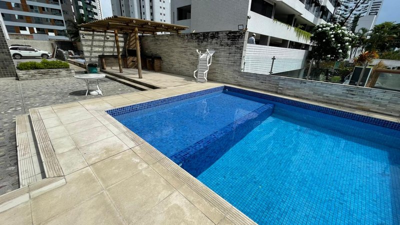 5 quartos (3 suítes, sendo 1 master). 362,47m². Nascente. Andar alto. 3 vagas de garagem Rua Félix de Brito Melo Recife - 