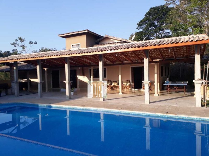 Chácara em Caçapava com 33.200m com Piscina, Área Gourmet e Área de Festas  Caçapava - 