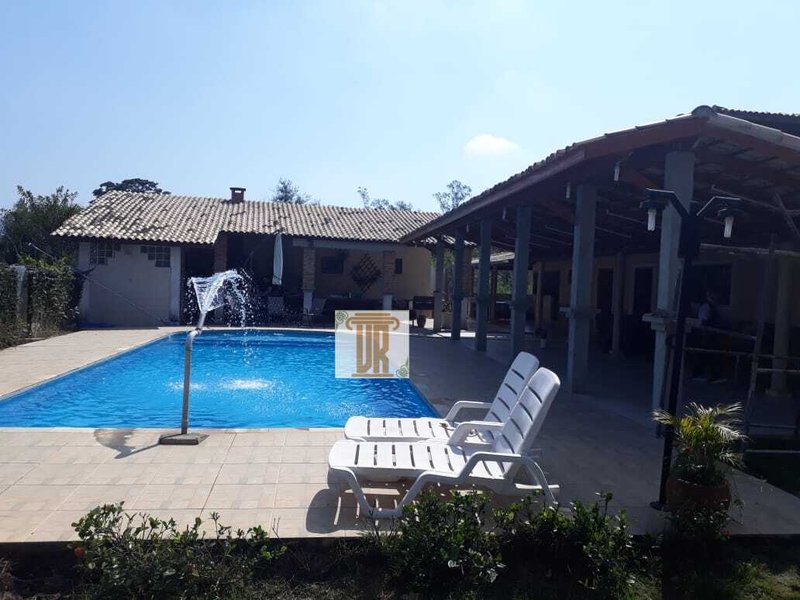 Chácara em Caçapava com 33.200m com Piscina, Área Gourmet e Área de Festas  Caçapava - 