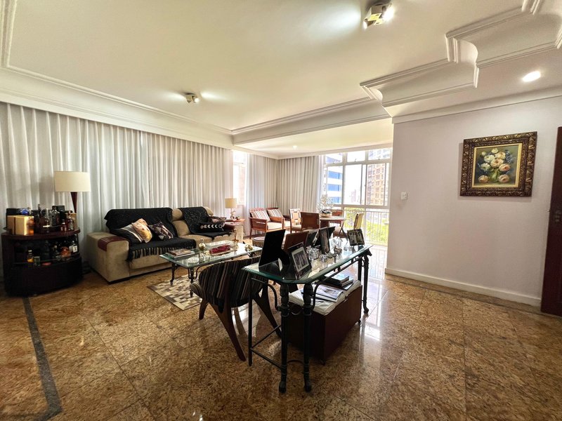 APARTAMENTO NASCENTE 4 QUARTOS 2 SUÍTES CLOSET LAVABO 2 GARAGENS À VENDA NA BARRA! Avenida Princesa Isabel Salvador - 